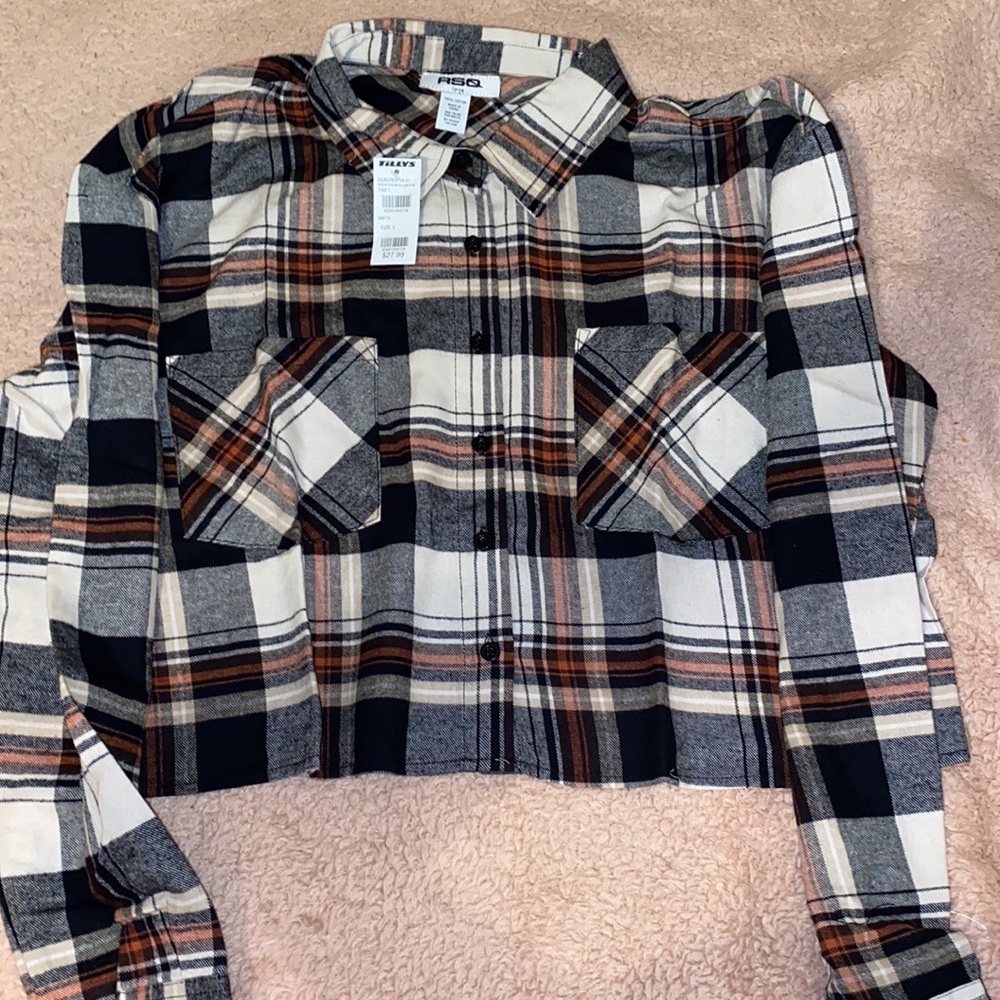 3/$30 NWT Cropped Flannel